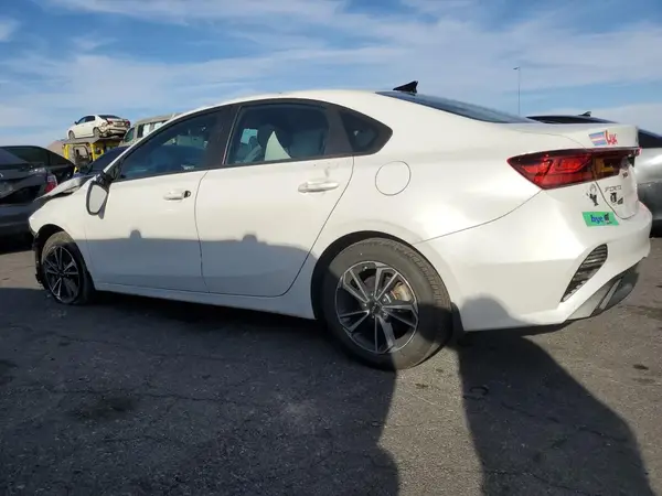 3KPF24AD4PE687790 2023 KIA FORTE - Image 2