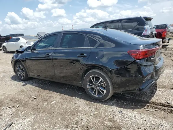 3KPF24AD4PE687921 2023 KIA FORTE - Image 2