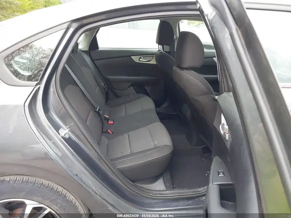3KPF24AD4PE688079 2023 KIA FORTE - Image 8