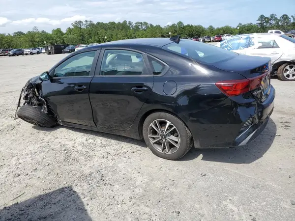 3KPF24AD4PE688857 2023 KIA FORTE - Image 2