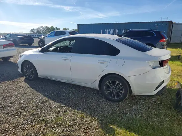 3KPF24AD4PE692357 2023 KIA FORTE - Image 2
