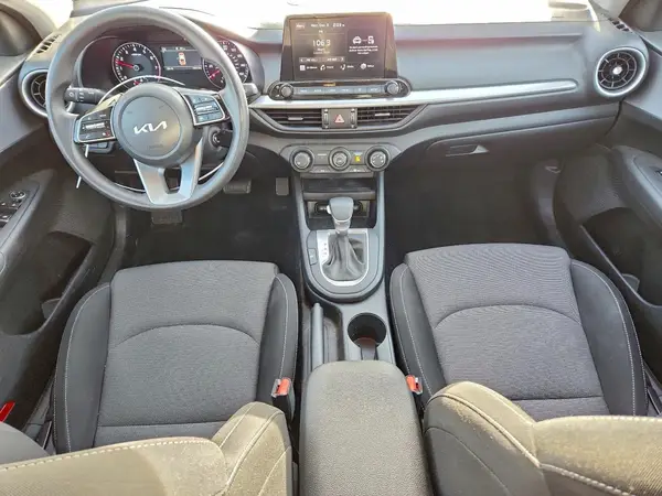 3KPF24AD4PE692858 2023 KIA FORTE - Image 8