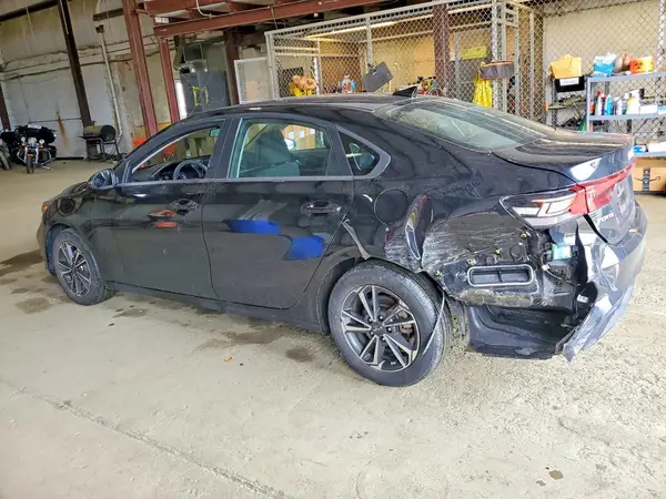 3KPF24AD4PE694576 2023 KIA FORTE - Image 2