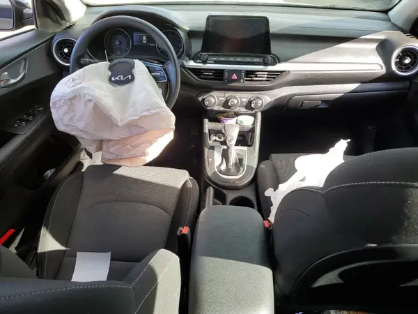 3KPF24AD4PE694674 2023 KIA FORTE - Image 8
