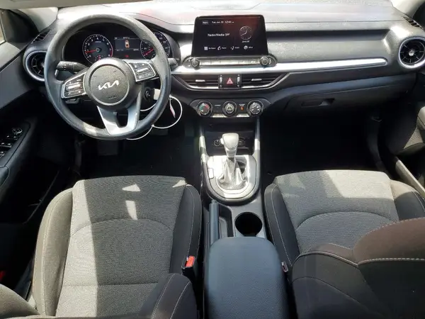 3KPF24AD4RE698498 2024 KIA FORTE - Image 8