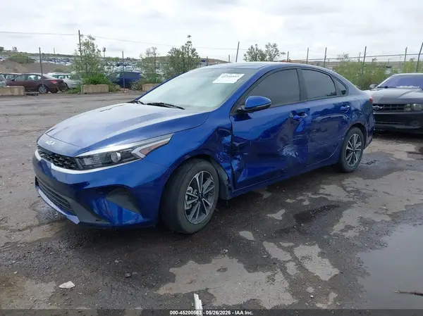 3KPF24AD4RE698744 2024 KIA FORTE - Image 2