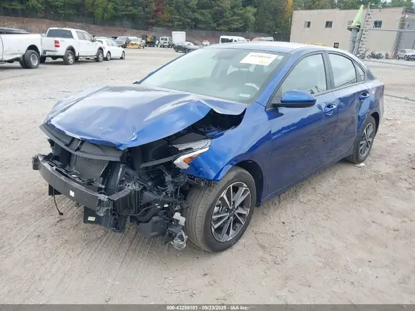 3KPF24AD4RE699926 2024 KIA FORTE - Image 2