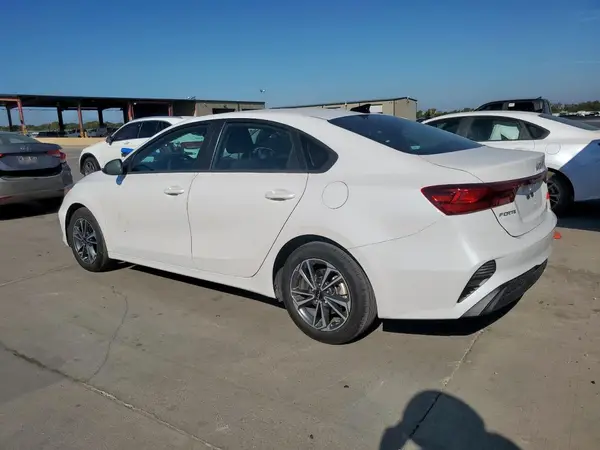 3KPF24AD4RE702176 2024 KIA FORTE - Image 2