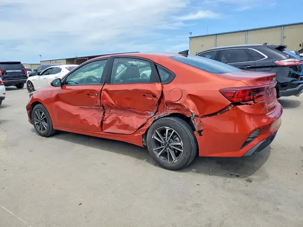 3KPF24AD4RE705577 2024 KIA FORTE - Image 2
