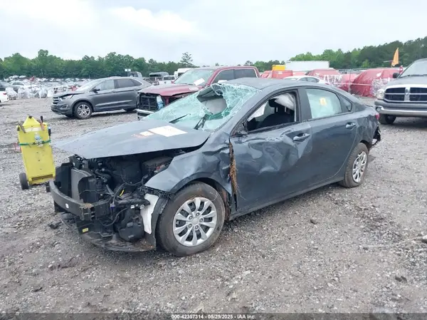 3KPF24AD4RE705997 2024 KIA FORTE - Image 2