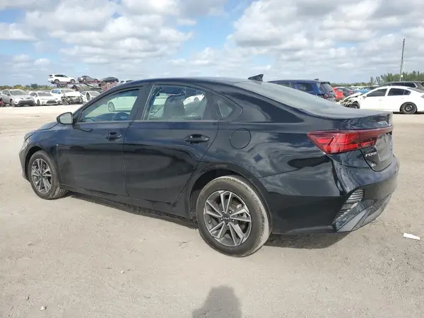 3KPF24AD4RE707460 2024 KIA FORTE - Image 2