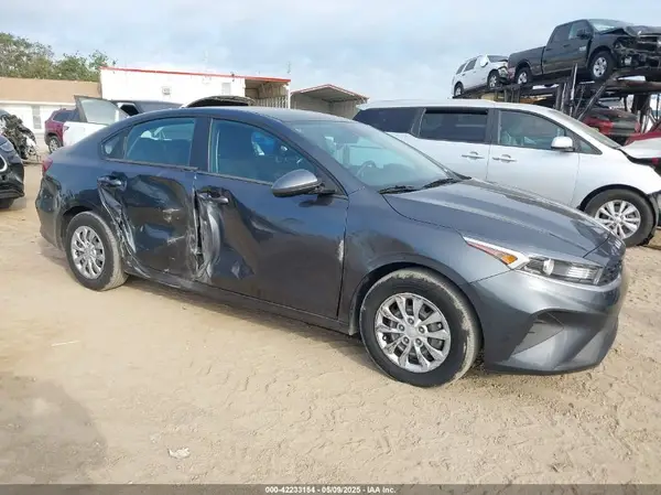 3KPF24AD4RE708110 2024 KIA FORTE - Image 1