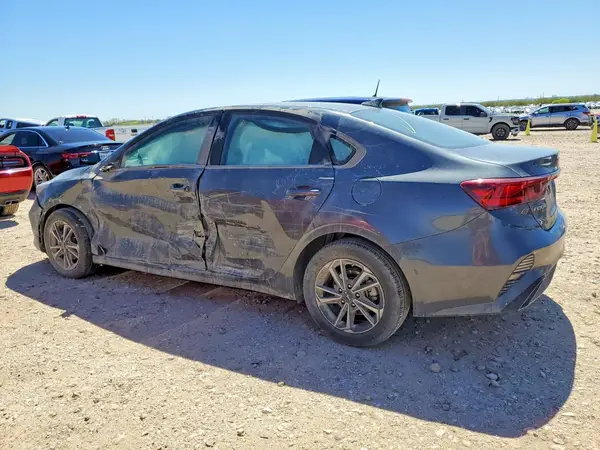 3KPF24AD4RE709631 2024 KIA FORTE - Image 2