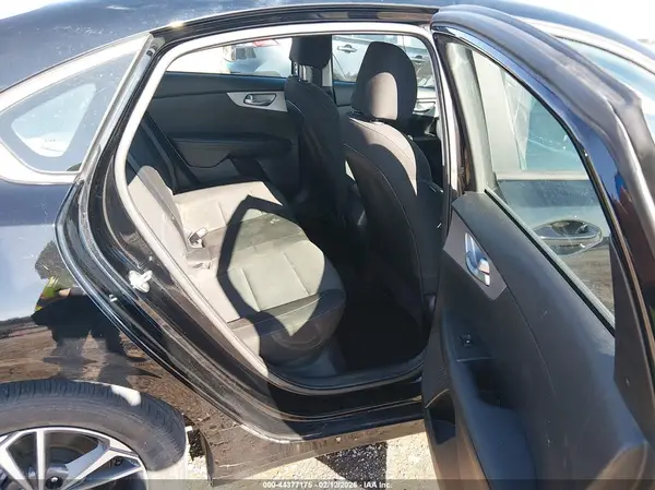 3KPF24AD4RE714683 2024 KIA FORTE - Image 8