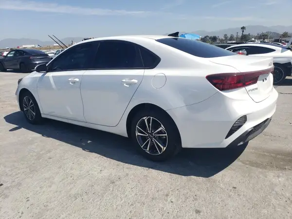 3KPF24AD4RE714912 2024 KIA FORTE - Image 2