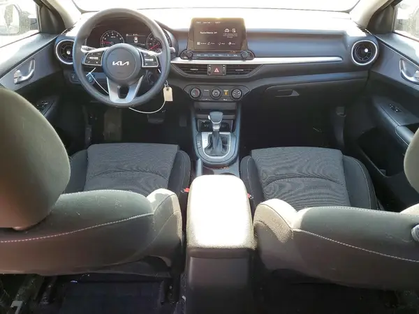 3KPF24AD4RE715221 2024 KIA FORTE - Image 8