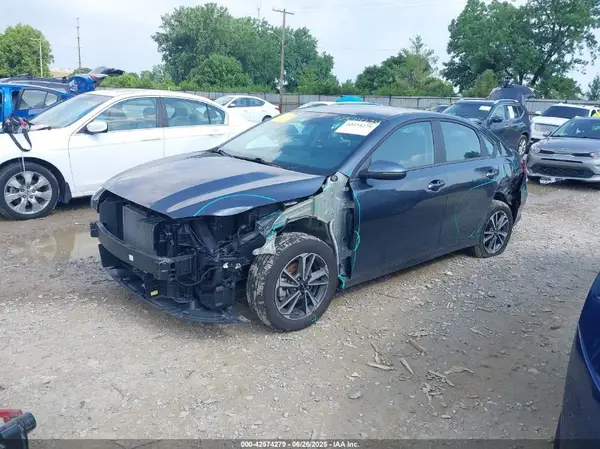 3KPF24AD4RE715848 2024 KIA FORTE - Image 2