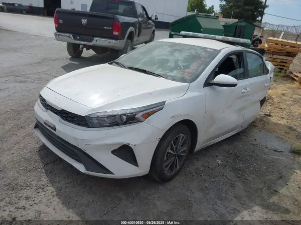3KPF24AD4RE716532 2024 KIA FORTE - Image 2