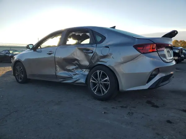 3KPF24AD4RE716871 2024 KIA FORTE - Image 2