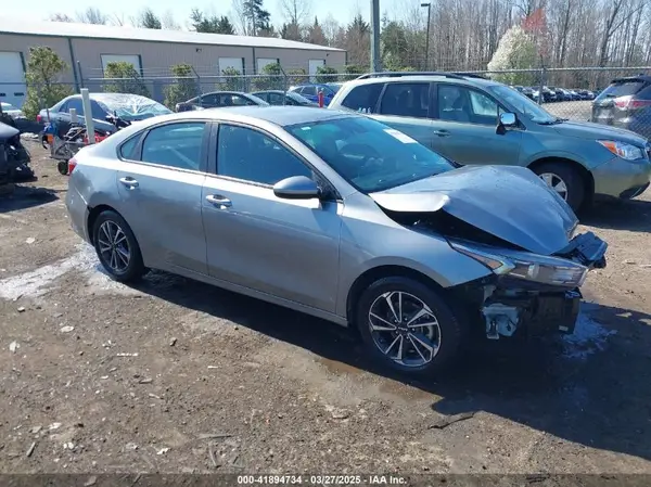 3KPF24AD4RE717969 2024 KIA FORTE - Image 1