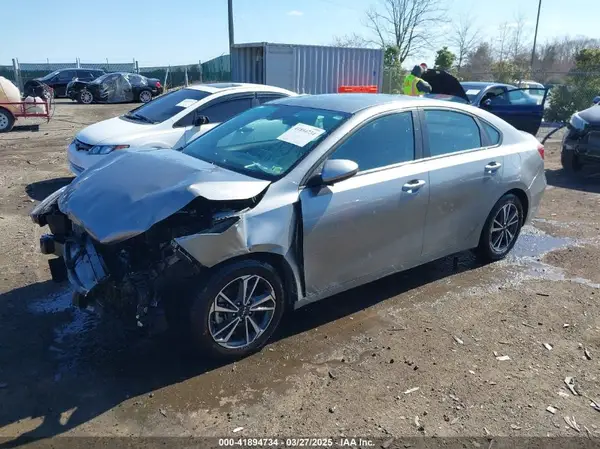 3KPF24AD4RE717969 2024 KIA FORTE - Image 2