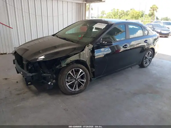 3KPF24AD4RE718913 2024 KIA FORTE - Image 2