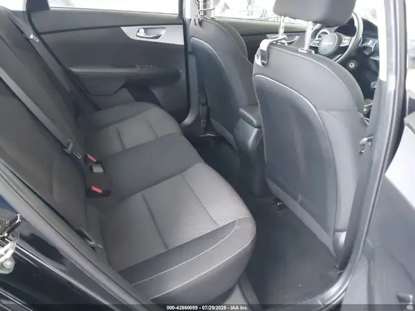3KPF24AD4RE718913 2024 KIA FORTE - Image 8