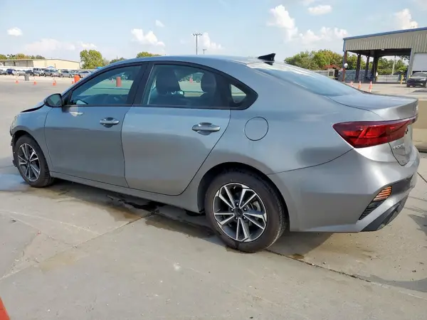 3KPF24AD4RE720063 2024 KIA FORTE - Image 2