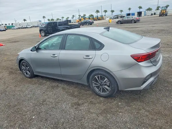 3KPF24AD4RE720208 2024 KIA FORTE - Image 2