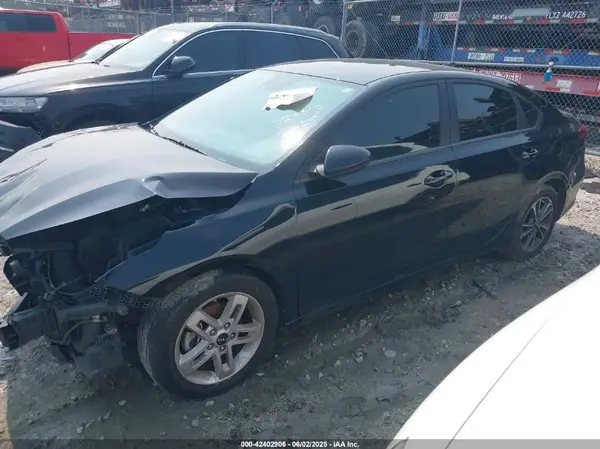 3KPF24AD4RE723898 2024 KIA FORTE - Image 2