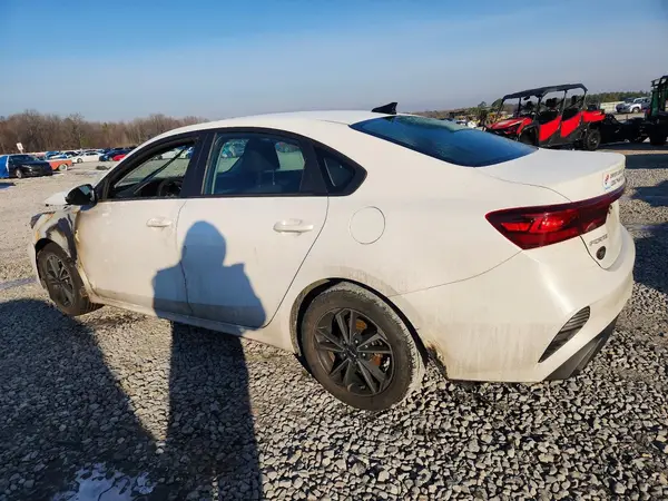 3KPF24AD4RE724677 2024 KIA FORTE - Image 2