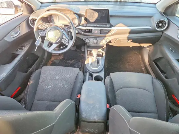 3KPF24AD4RE724677 2024 KIA FORTE - Image 8