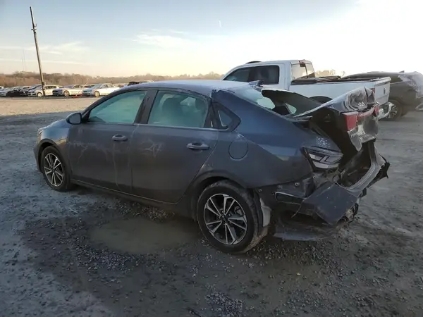 3KPF24AD4RE727479 2024 KIA FORTE - Image 2