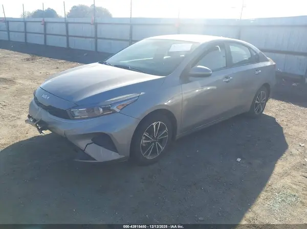 3KPF24AD4RE727675 2024 KIA FORTE - Image 2
