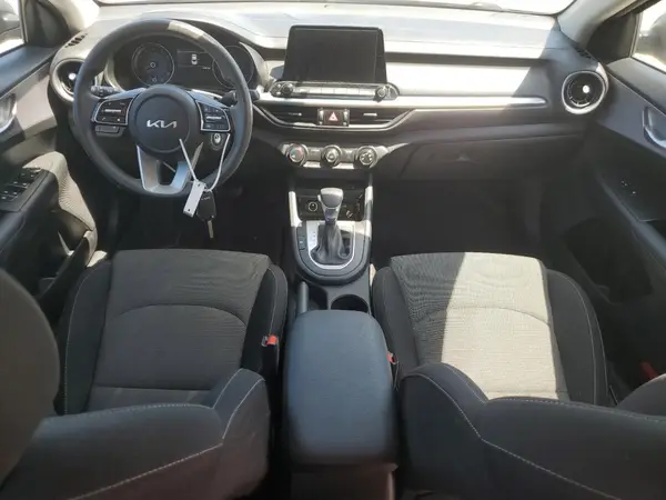 3KPF24AD4RE728051 2024 KIA FORTE - Image 8