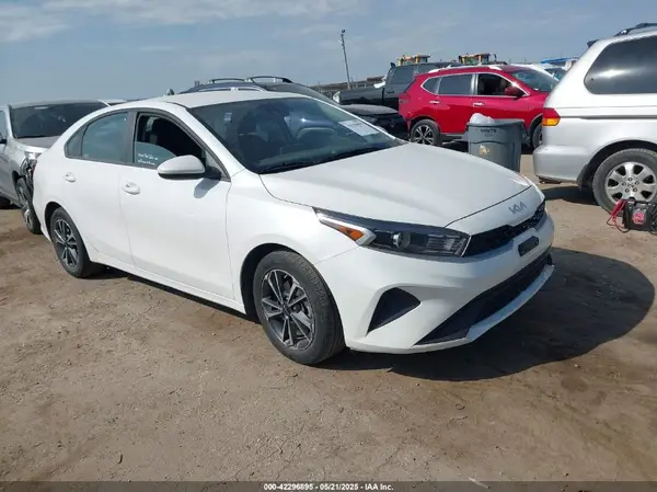 3KPF24AD4RE728857 2024 KIA FORTE - Image 1