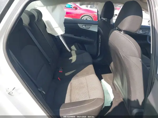 3KPF24AD4RE728857 2024 KIA FORTE - Image 8