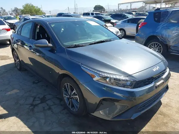 3KPF24AD4RE730477 2024 KIA FORTE - Image 1