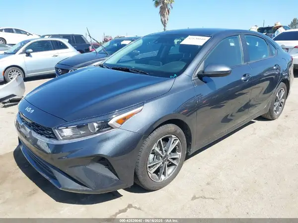 3KPF24AD4RE730477 2024 KIA FORTE - Image 2