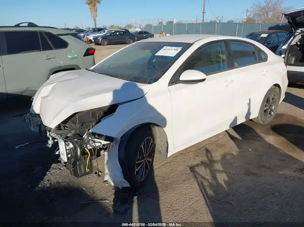 3KPF24AD4RE732309 2024 KIA FORTE - Image 2