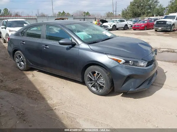 3KPF24AD4RE734559 2024 KIA FORTE - Image 1