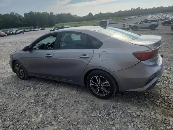 3KPF24AD4RE738188 2024 KIA FORTE - Image 2