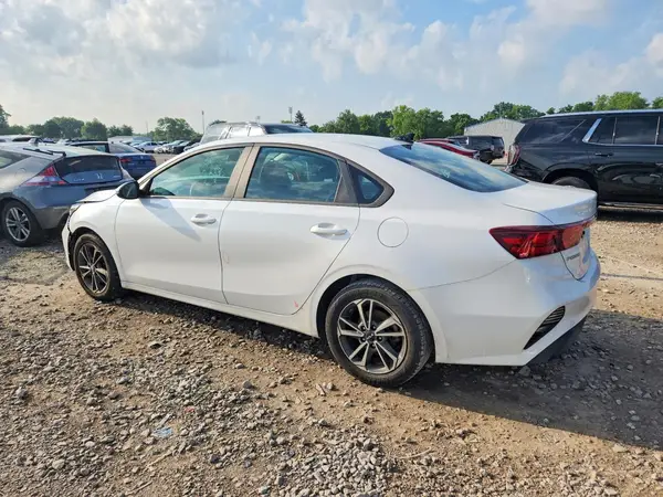 3KPF24AD4RE738465 2024 KIA FORTE - Image 2