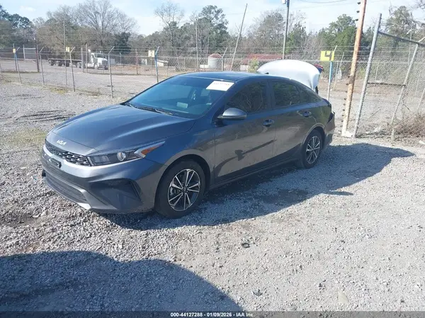 3KPF24AD4RE740488 2024 KIA FORTE - Image 2