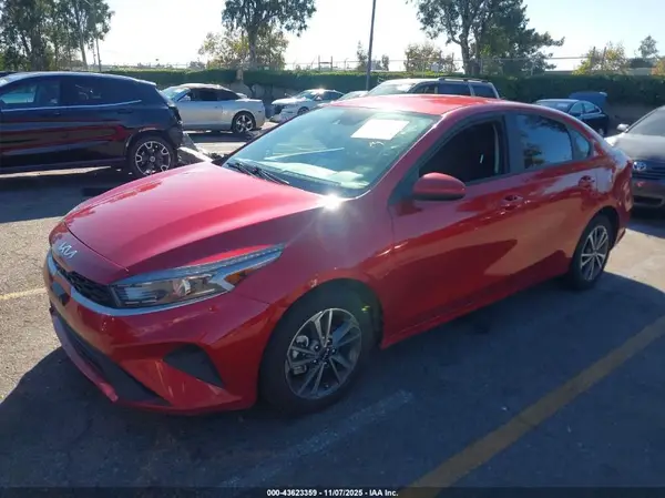 3KPF24AD4RE742774 2024 KIA FORTE - Image 2