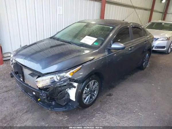 3KPF24AD4RE743407 2024 KIA FORTE - Image 2