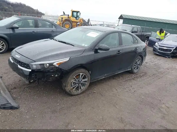 3KPF24AD4RE744900 2024 KIA FORTE - Image 2