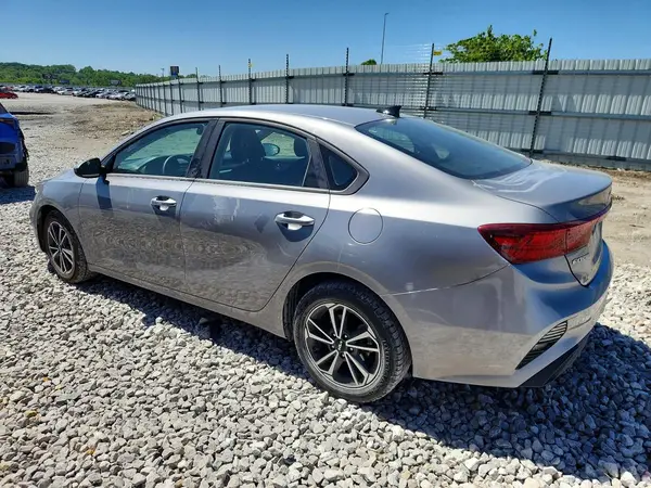 3KPF24AD4RE745285 2024 KIA FORTE - Image 2