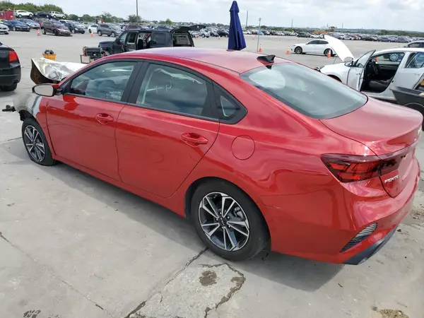 3KPF24AD4RE745920 2024 KIA FORTE - Image 2