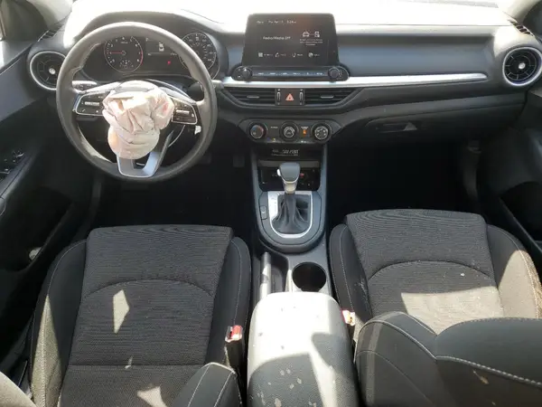 3KPF24AD4RE747313 2024 KIA FORTE - Image 8